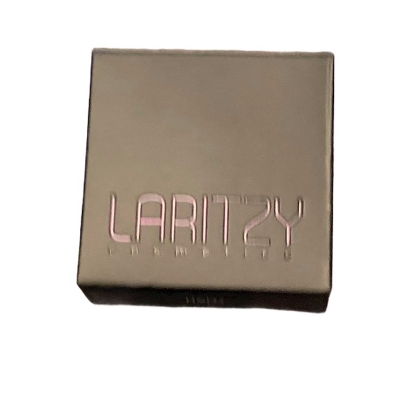 NWT Laritzy highlighter+Bellapierre concealer - Picture 3 of 7